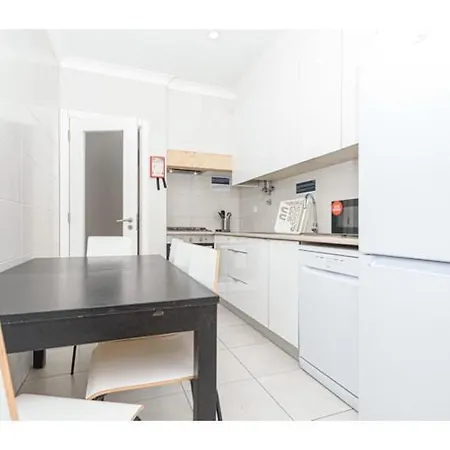Apartment Houze Comfortable In Laranjeiras Lissabon